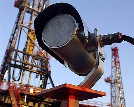 Mounted devices with safety net