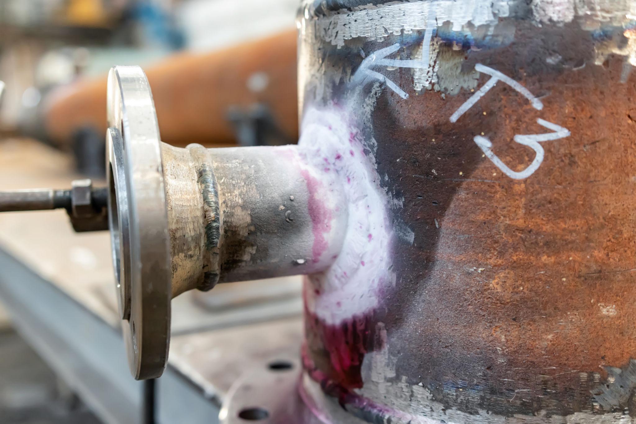 Penetrant testing on flange connection